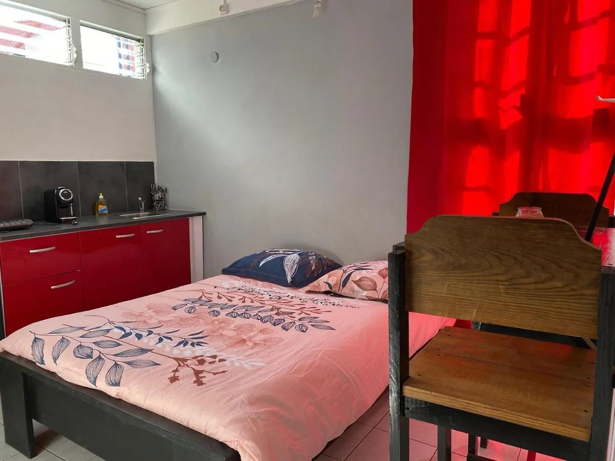 Joli Studio Proche De Toutes Commodites Les Trois-Îlets
